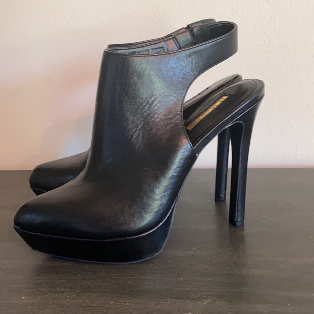 BCBGeneration black leather sling back heels! 🖤 - Picture 4 of 6